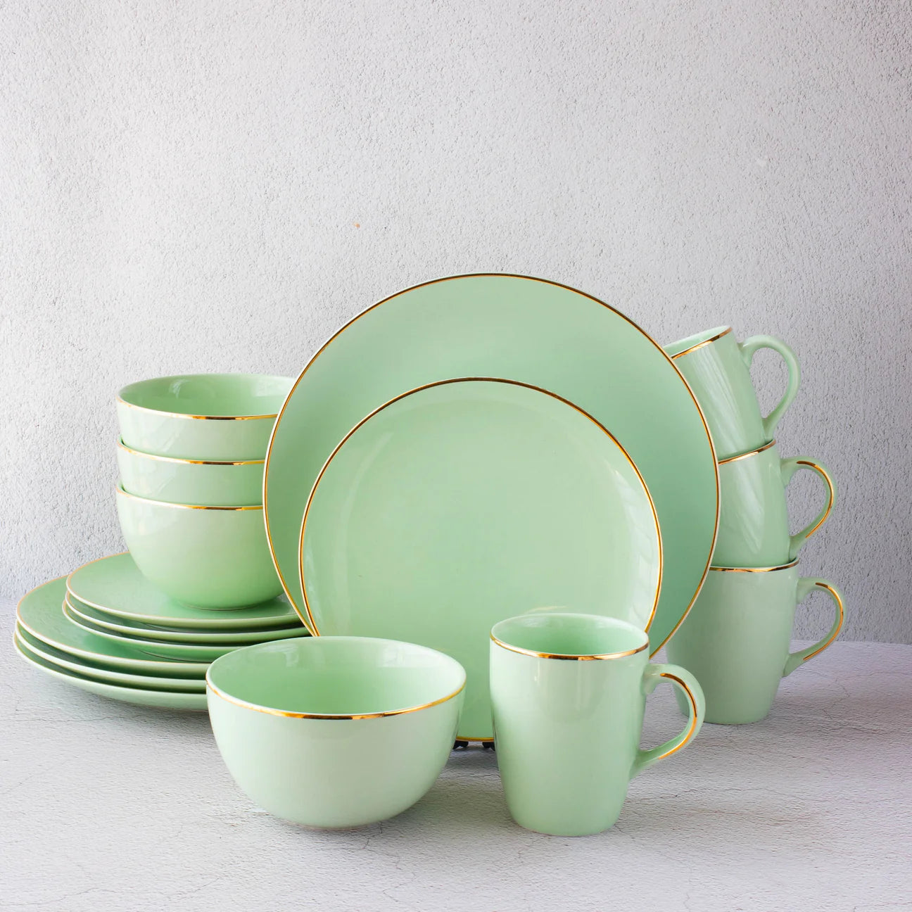 Senorita Green 16-Piece Fine Porcelain Dinnerware Set – Service for 4