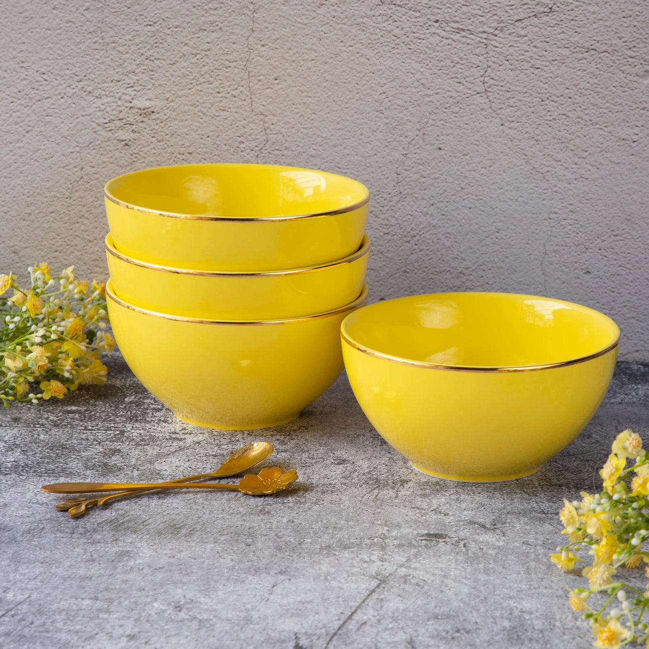 Senorita Yellow 16-Piece Fine Porcelain Dinnerware Set – Service for 4