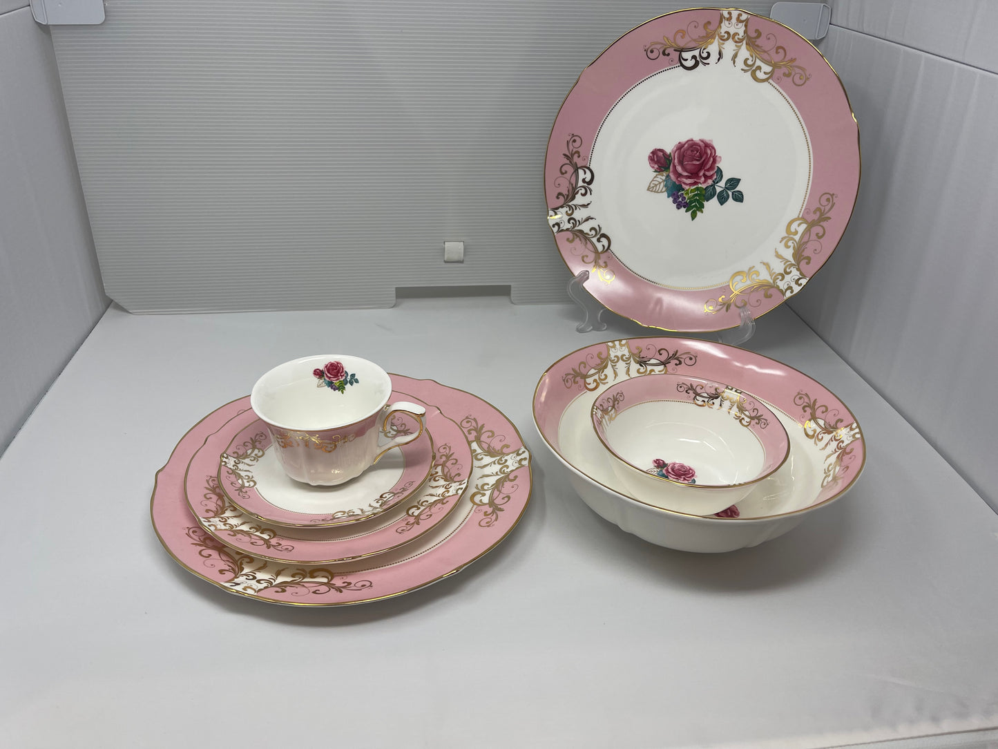 Queen Mary 32 Pcs Fine Bone China Dinner Set – Service for 6 | Elegant Tableware Made in Bangladesh