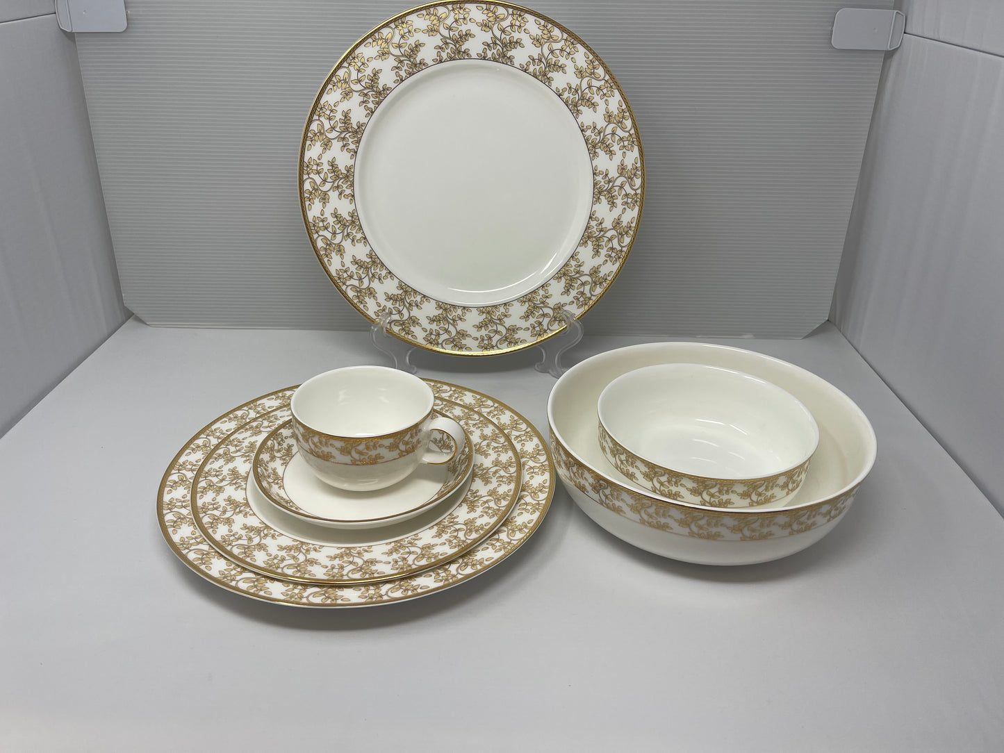 Mono Fine Bone China Dinner Set 32 pcs π§π©