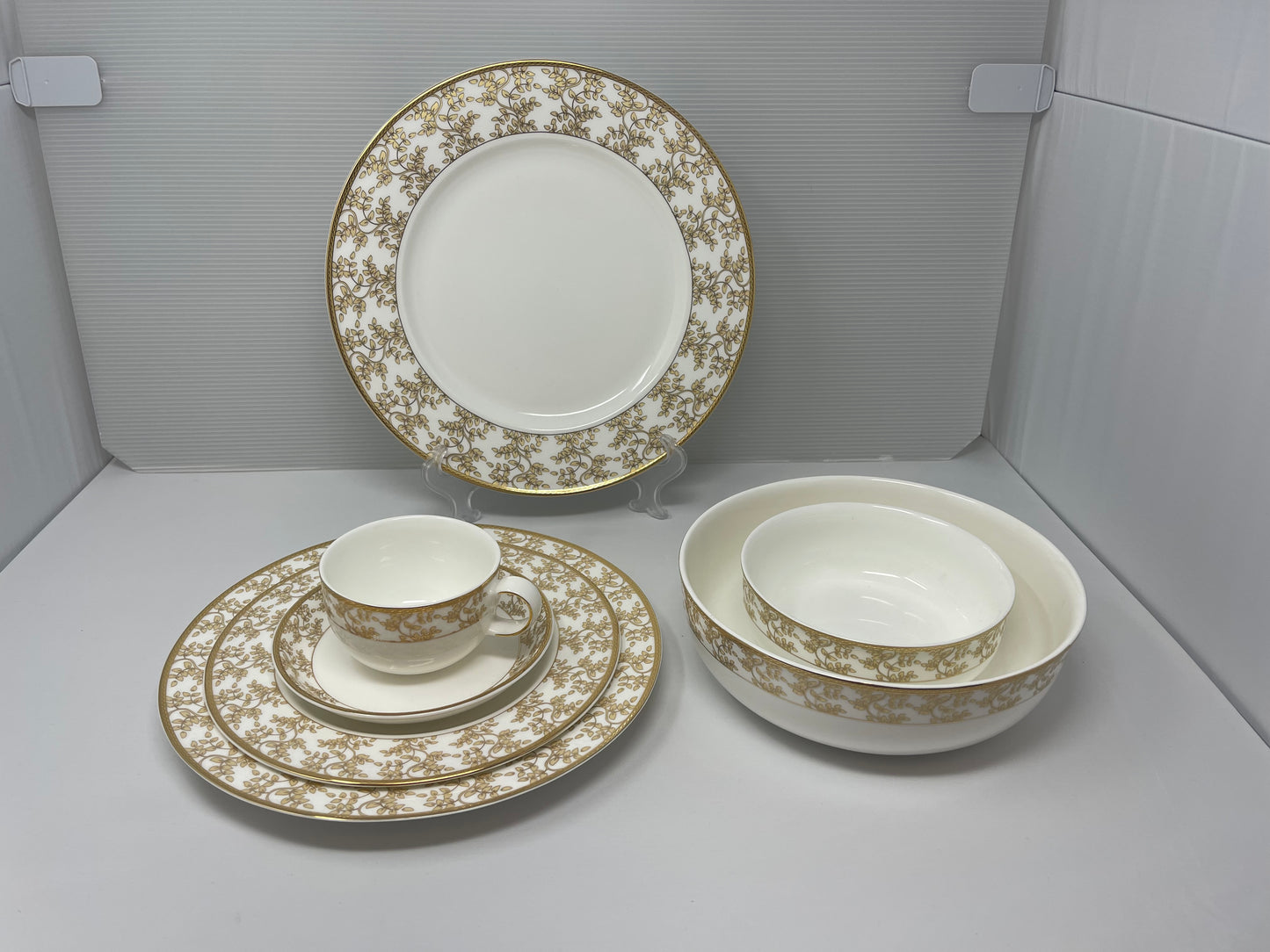 Mono Fine Bone China Dinner Set 32 pcs π§π©