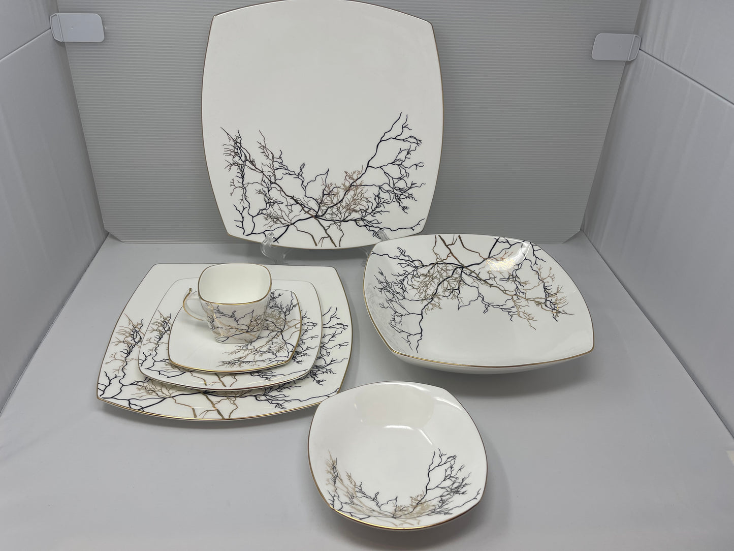 32 Pcs Fine Bone China Dinner Set – Service for 6 | Elegant Tableware Made in Bangladesh